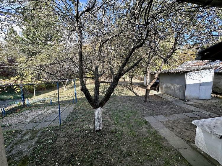 Casă cu 4 camere cu Teren 667 Mp în Central