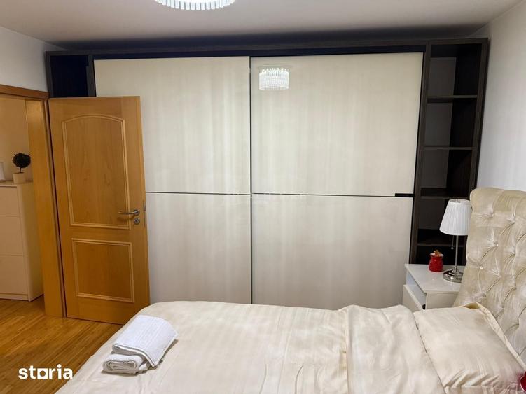 Apartament cu 4 camere decomandat în Rovine