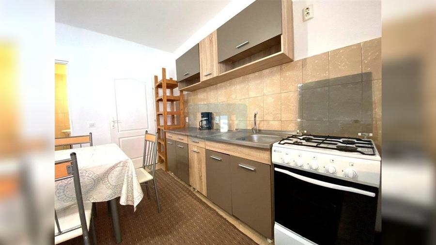 Apartament cu 3 camere semidecomandat, mobilat în Dâmbul Rotund