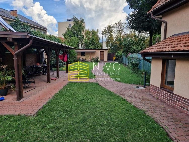 Duplex cu 5 camere cu Canalizare în Ultracentral