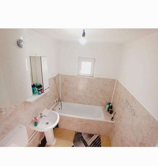 Apartament cu 2 camere decomandat în Mătăsari