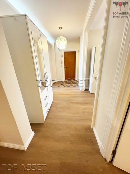 Apartament cu 3 camere decomandat în Muncii