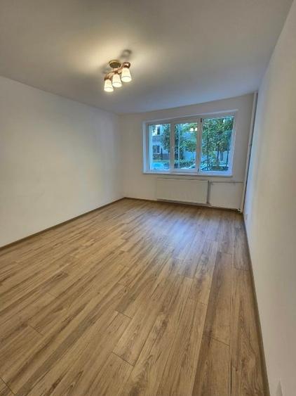 Apartament cu 2 camere decomandat în Apărătorii Patriei