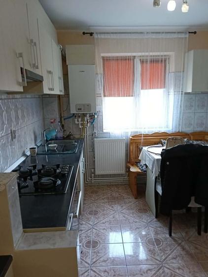 Apartament cu 2 camere semidecomandat în Mărăței
