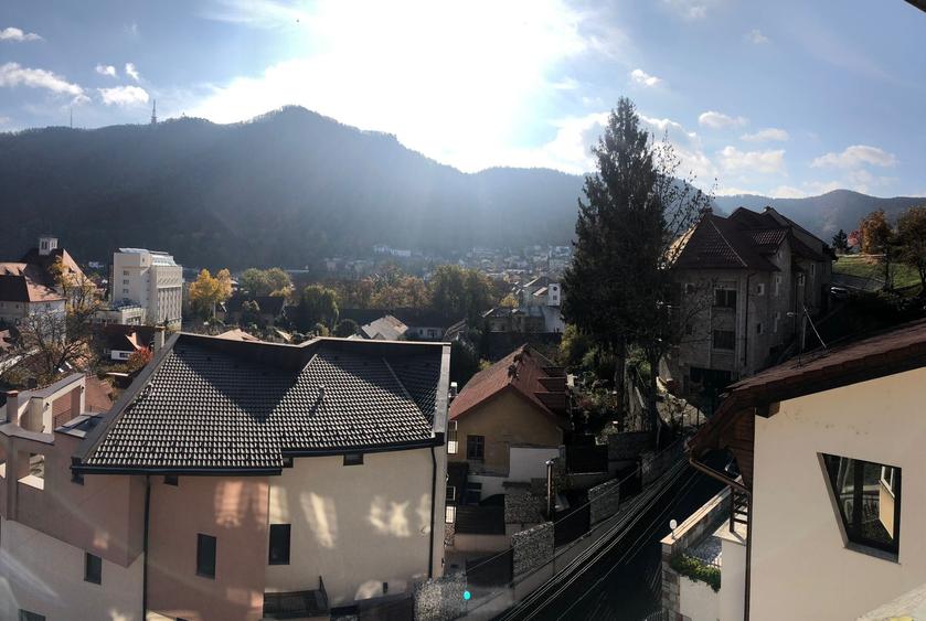 Apartament cu 4 camere decomandat în Centrul Istoric