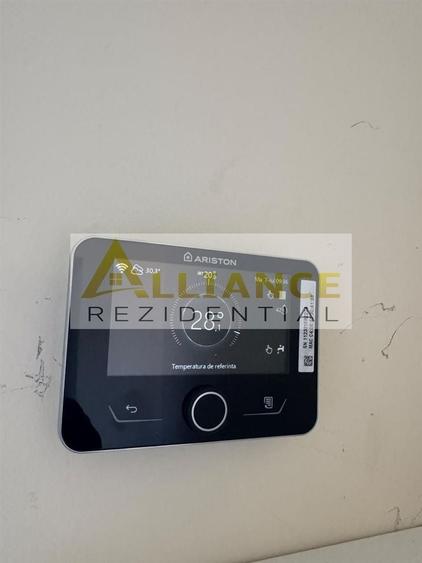 Casă individuală cu 7 camere decomandat cu Canalizare în Central