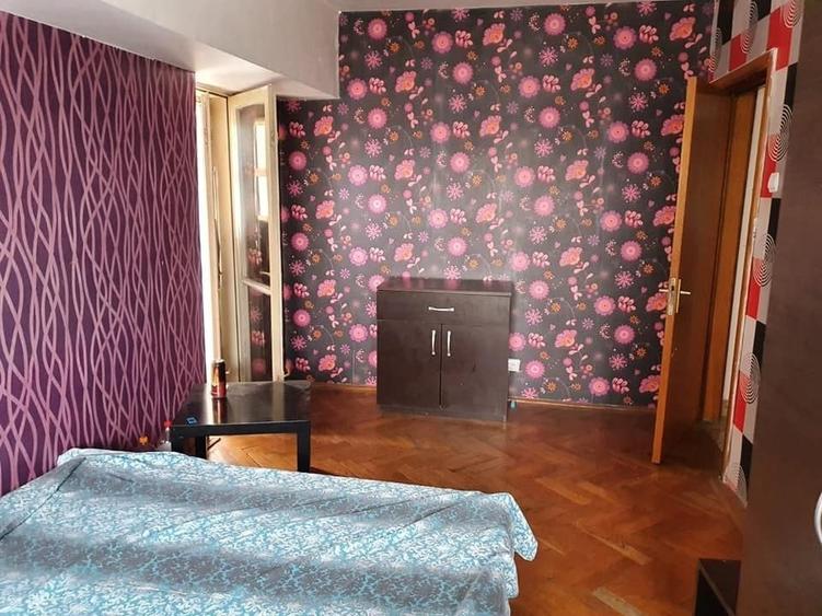 Apartament cu 4 camere decomandat în Muncii
