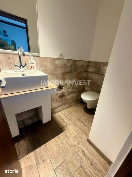 Spațiu comercial, de 400 mp, în Cetate