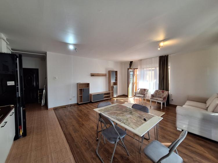 Apartament cu 2 camere semidecomandat, mobilat în Florești