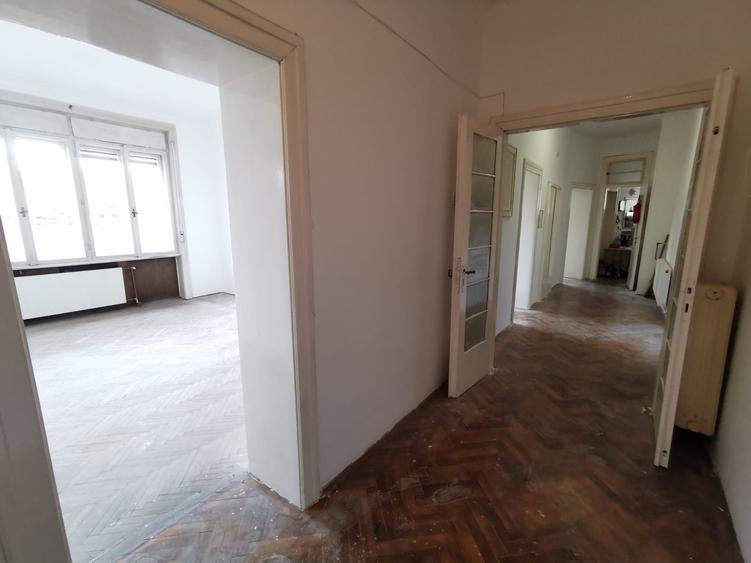 Apartament cu 4 camere circular în Ultracentral
