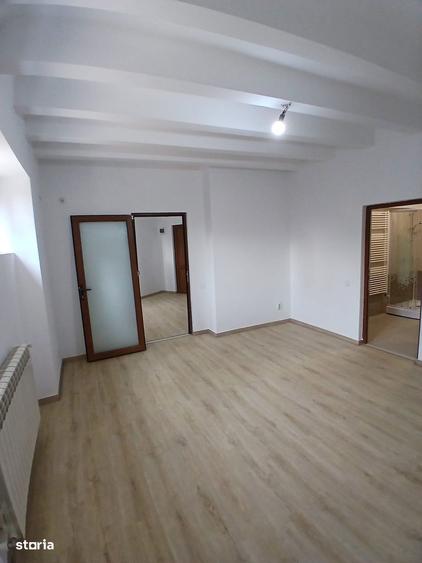 Apartament cu 3 camere în Primăverii
