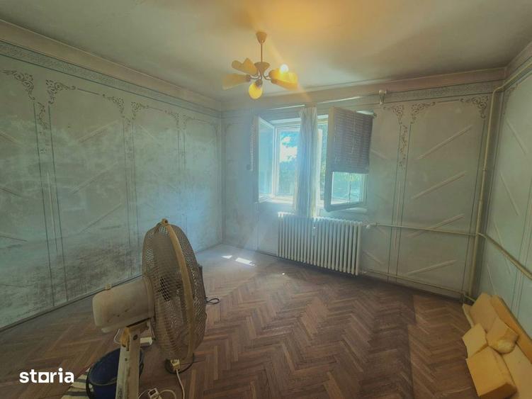 Apartament cu 3 camere semidecomandat în Ultracentral