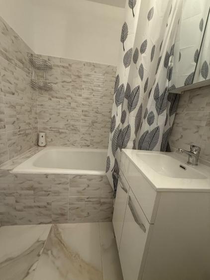 Apartament cu 3 camere decomandat, mobilat în Central