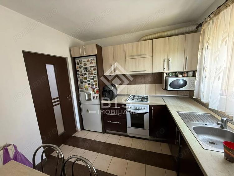 Apartament cu 4 camere decomandat în Sud