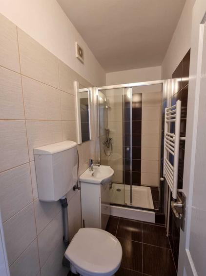 Apartament cu 3 camere decomandat în Tudor