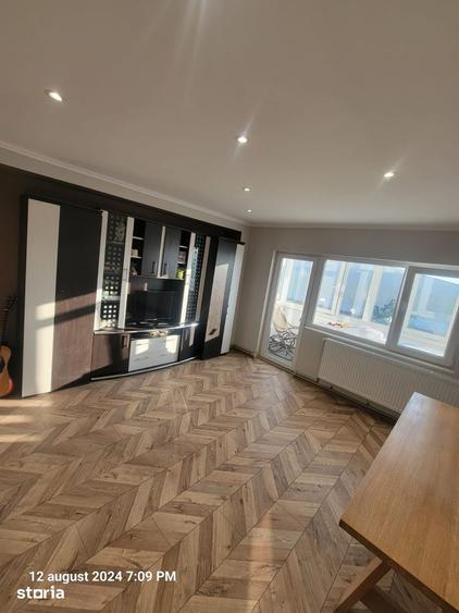 Apartament cu 3 camere decomandat în Micro 3
