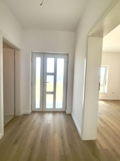 Duplex cu 5 camere cu Canalizare în Dumbrăvița