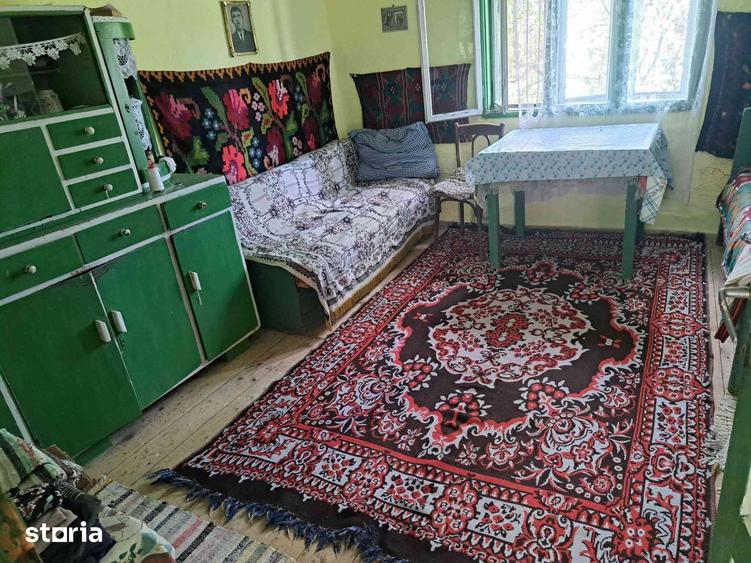 Casă cu 2 camere cu Teren 980 Mp în Alba