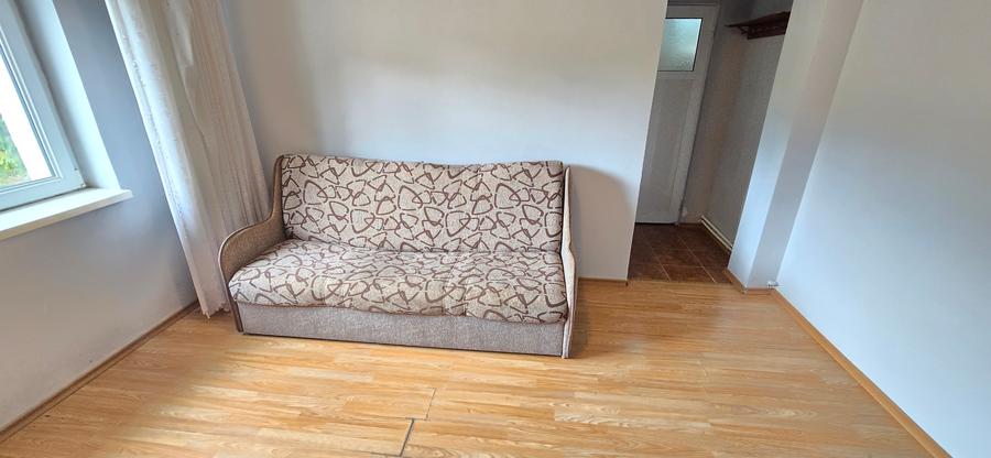 Apartament cu 2 camere semidecomandat în Podu Roș