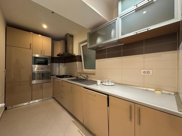 Apartament cu 3 camere decomandat în Herăstrău