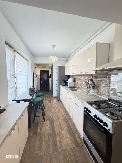 Apartament cu 3 camere, mobilat în Central
