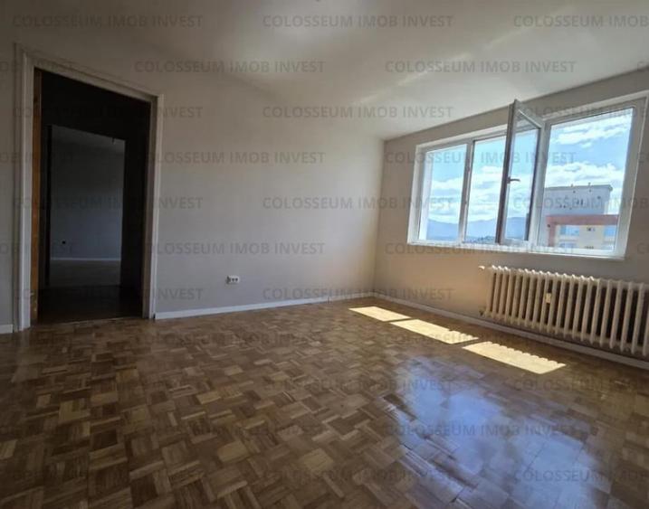 Apartament cu 2 camere semidecomandat în Centrul Civic