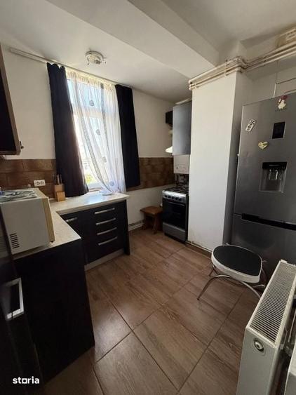 Apartament cu 2 camere decomandat în Craiovița Nouă