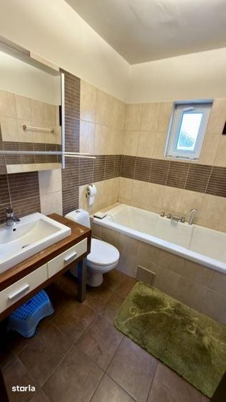 Casă cu 3 camere cu Canalizare în Florești