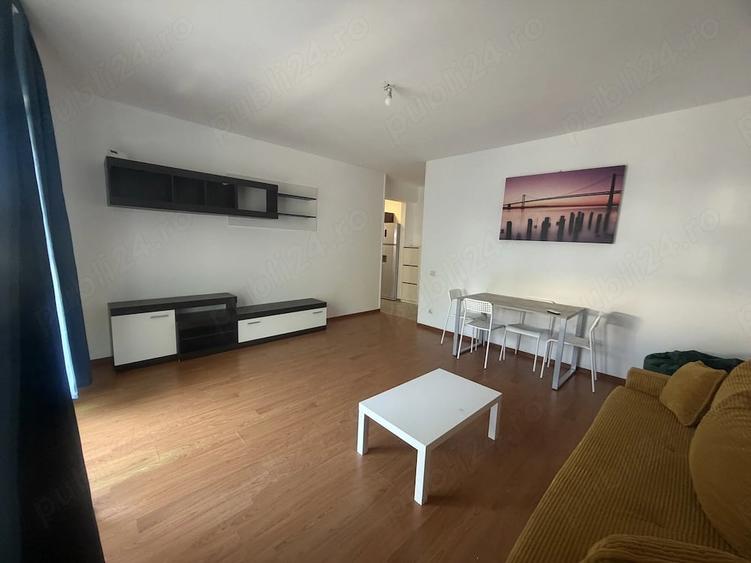 Apartament cu 3 camere decomandat în Băneasa