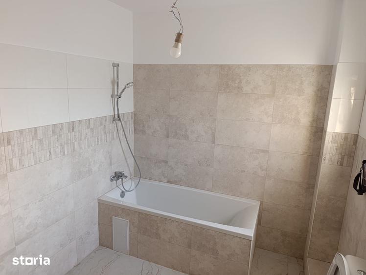 Casă cu 6 camere cu Teren 252 Mp în Central