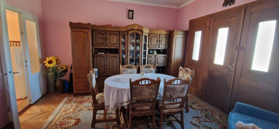 Casă individuală cu 5 camere cu Teren 2311 Mp în Leordina