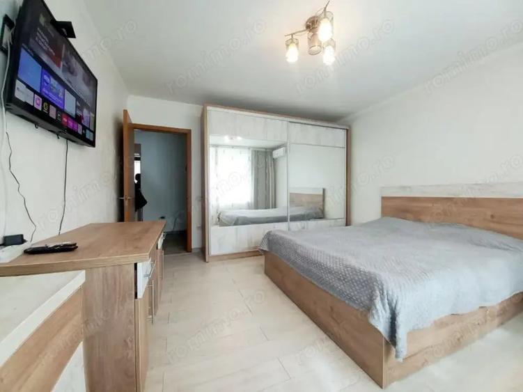 Apartament cu 3 camere semidecomandat în Dacia