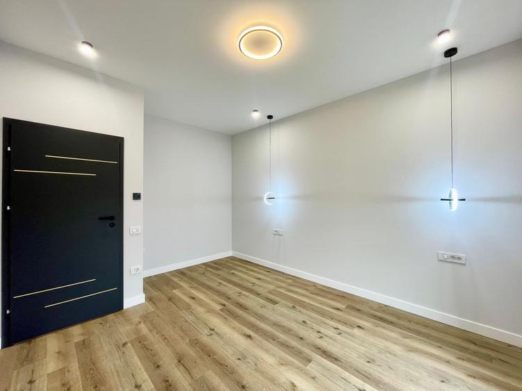 Duplex cu 4 camere cu Canalizare în Moșnița Nouă