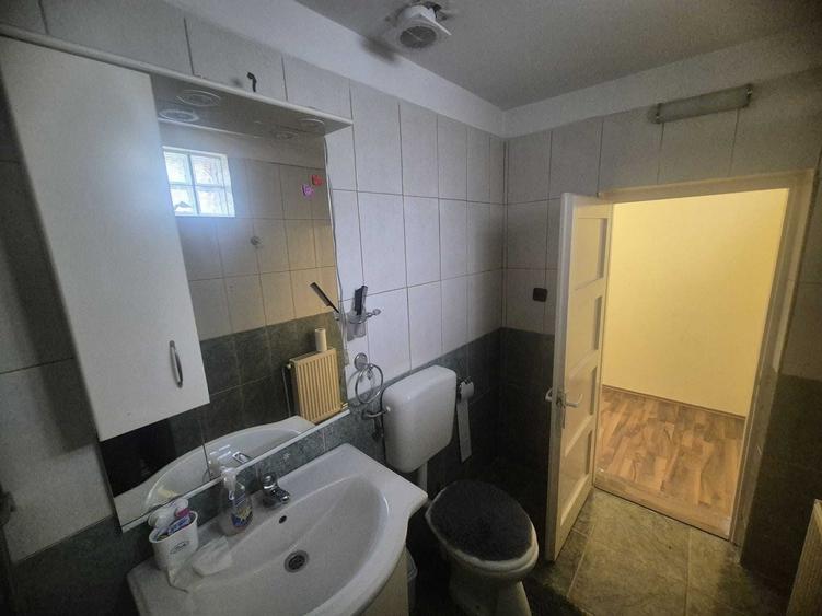 Casă cu 3 camere în Central