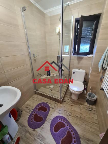Casă cu 5 camere cu Teren 958 Mp în Câmpina