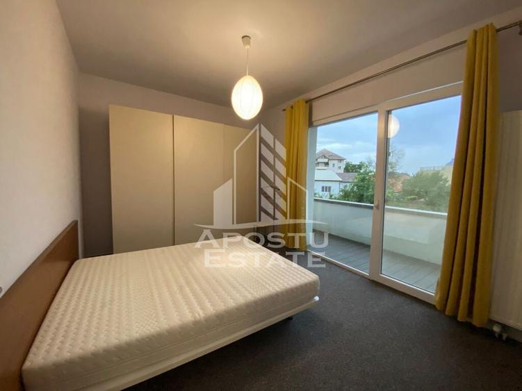 Apartament cu 4 camere decomandat, mobilat în Central