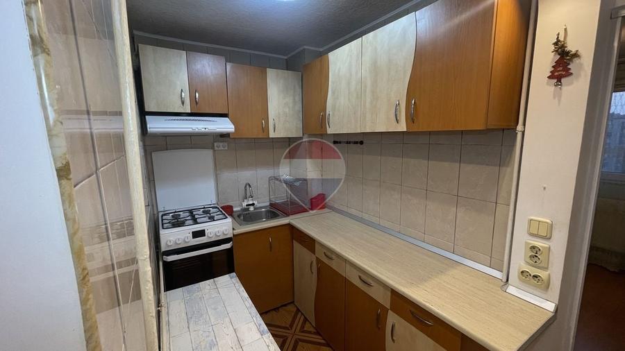 Apartament cu 2 camere decomandat, mobilat în Titan