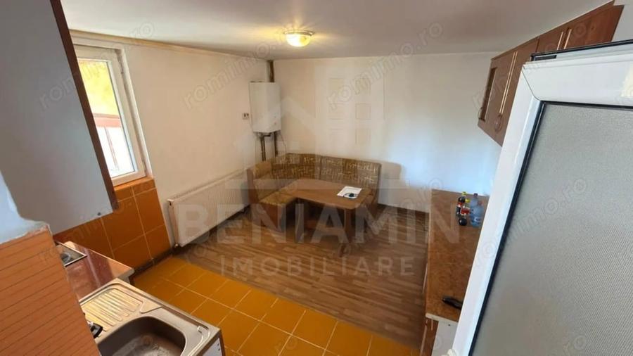 Casă cu 5 camere cu Teren 176 Mp în Central