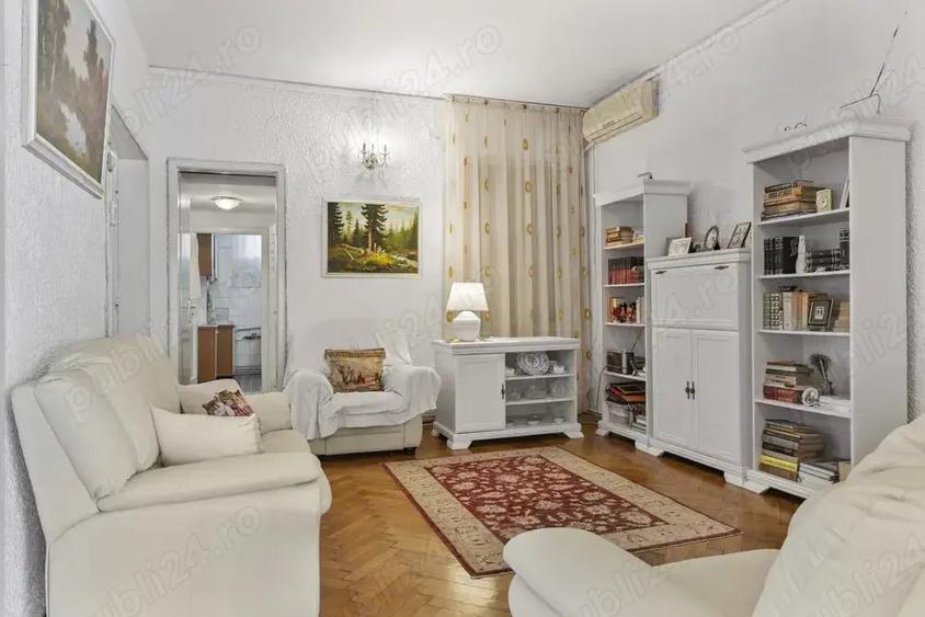Apartament cu 4 camere decomandat în Central