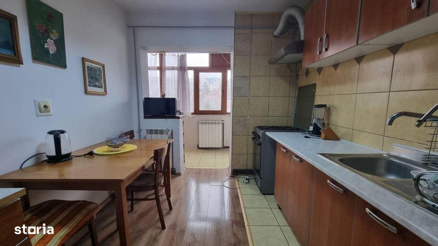 Apartament cu 3 camere decomandat în Păcurari