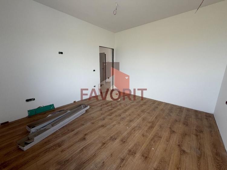 Apartament cu 4 camere în Torontalului