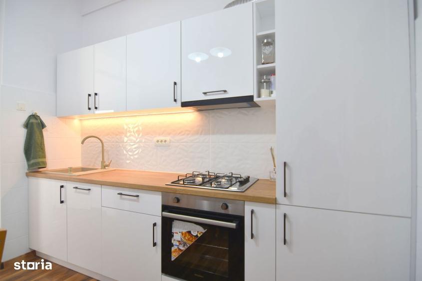 Apartament cu 4 camere decomandat, mobilat în Girocului