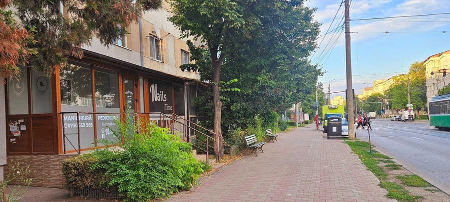Apartament cu 3 camere decomandat în Canta