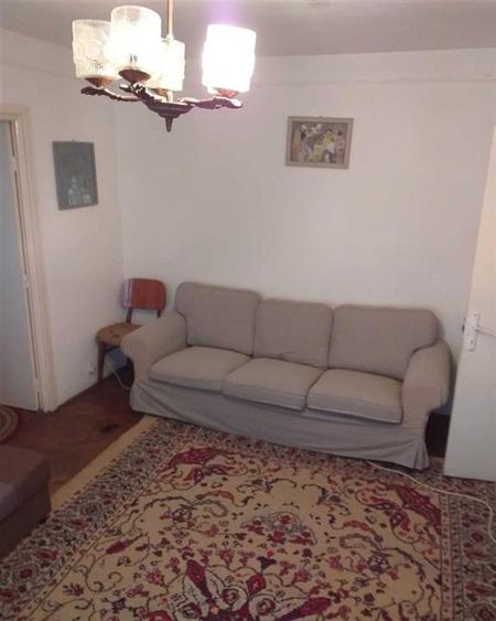 Apartament cu 2 camere semidecomandat în Podu Roș