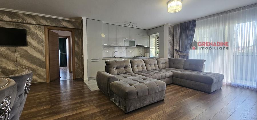 Apartament cu 3 camere decomandat în Tractorul
