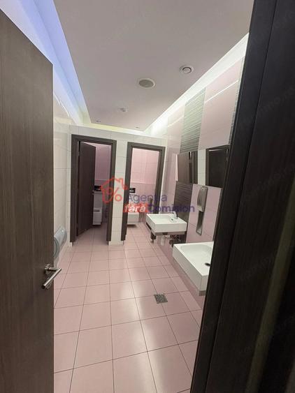 Spațiu comercial, de 380 mp, în Filiași