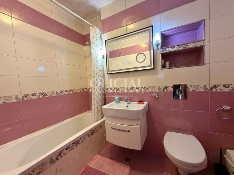 Apartament cu 3 camere decomandat, mobilat în Central