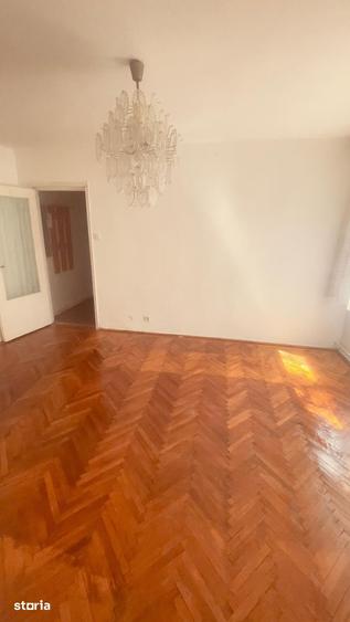 Apartament cu 2 camere nedecomandat în George Enescu