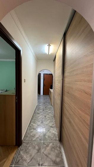 Apartament cu 3 camere decomandat, mobilat în Dristor