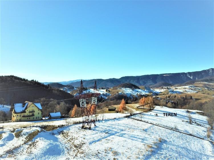 Teren Construcții intravilan de 13000 mp, în Fundata